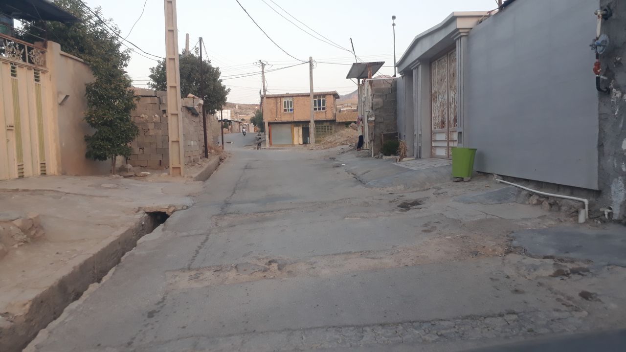 وضعیت بسیار بد زیر ساختی خیابان ها و کوچه ها در لنده+تصویر وضعیت بسیار بد زیر ساختی خیابان ها و کوچه ها در لنده+تصویر