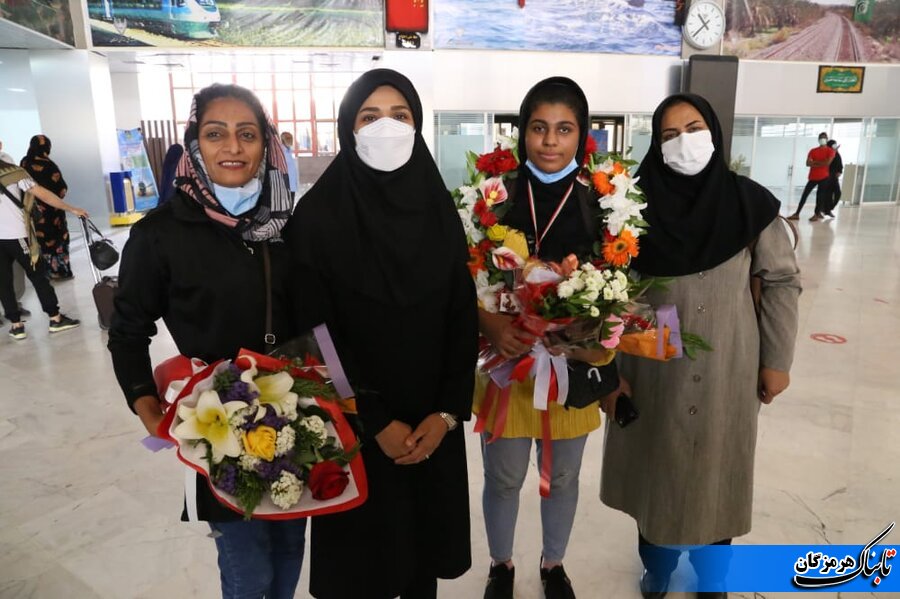 استقبال مدیرکل بهزیستی هرمزگان از مدال آوران مسابقات نابینایان و کم بینایان قهرمانی کشور استقبال مدیرکل بهزیستی هرمزگان از مدال آوران مسابقات نابینایان و کم بینایان قهرمانی کشور