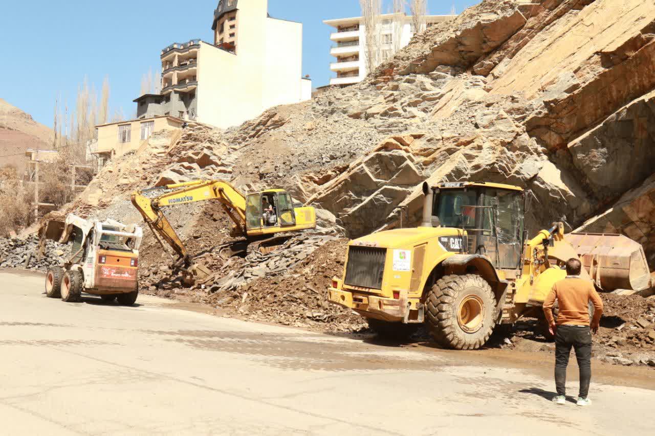 &nbsp;آزاد سازی و پاکسازی معابر شهر