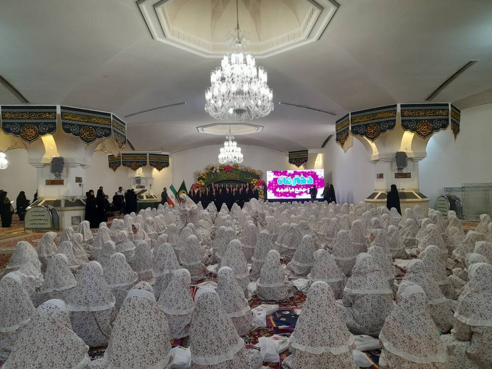 گردهمایی بزرگ «دختران ماه» در حرم مطهر رضوی گردهمایی بزرگ دختران ماه