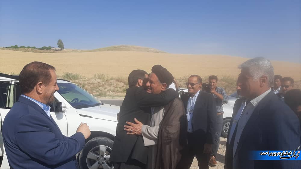 همسفری با بی حجابها تا بازدید از چشمه بلقیس و بلاد شاپور/ شبی با سازو اواز محلی! همسفری با بی حجابها تا بازدید از چشمه بلقیس و بلاد شاپور/ شبی با سازو اواز محلی!