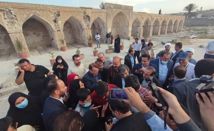 همسفری با بی حجابها تا بازدید از چشمه بلقیس و بلاد شاپور/ شبی با سازو اواز محلی! همسفری با بی حجابها تا بازدید از چشمه بلقیس و بلاد شاپور/ شبی با سازو اواز محلی!