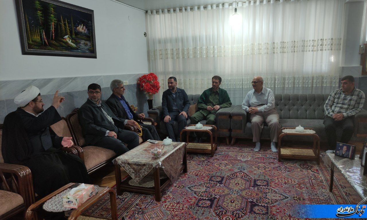 رئیس کمیته امداد مازندران با جانباز جنگ تحمیلی در نکا دیدار کرد
