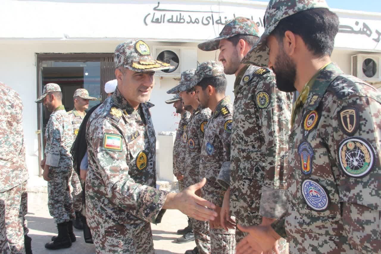 بازدید معاون هماهنگ کننده عقیدتی سیاسی نپاجا از منطقه پدافند هوایی جنوب شرق بازدید معاون هماهنگ کننده عقیدتی سیاسی نپاجا از منطقه پدافند هوایی جنوب شرق