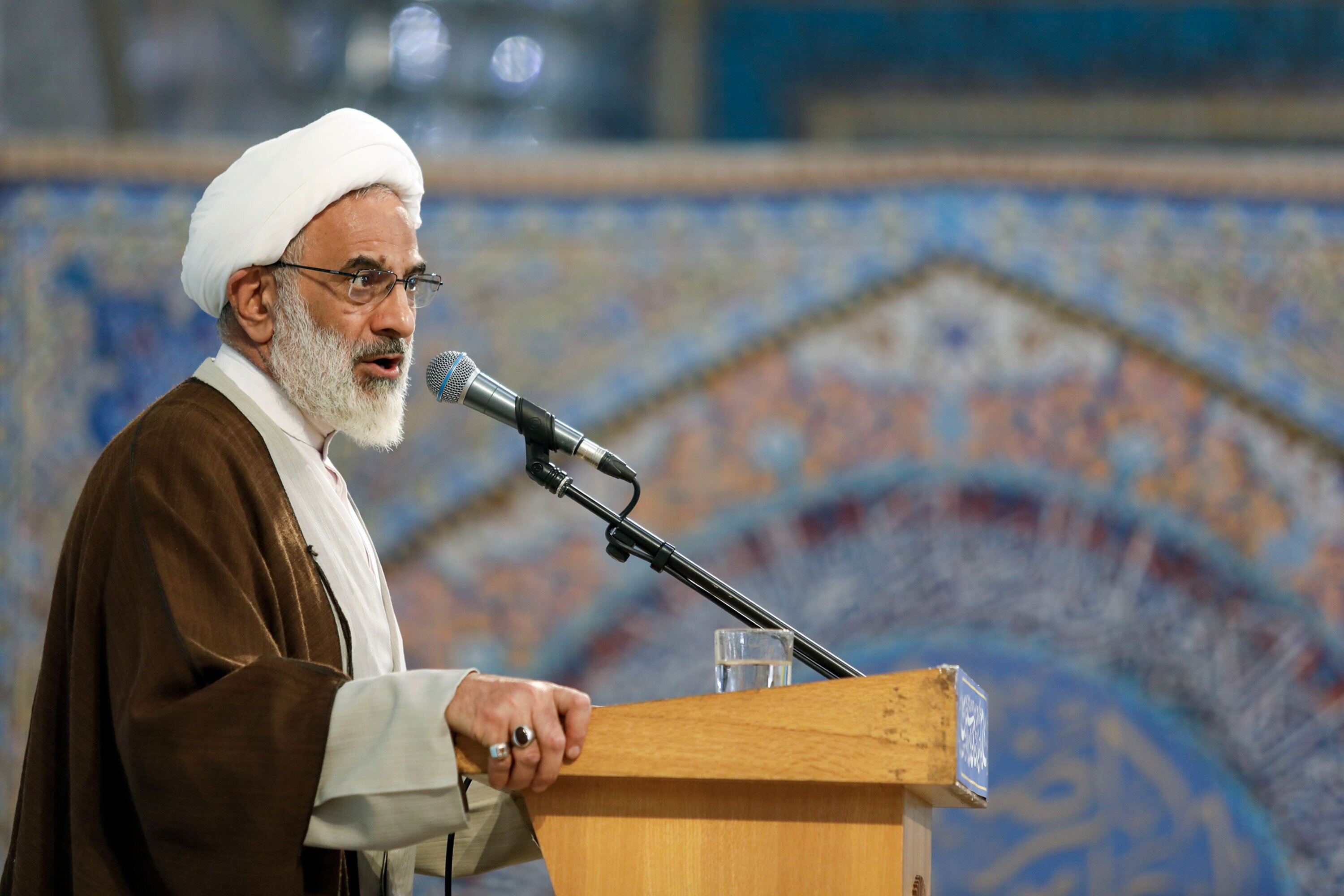 راه اندازی فتنه ۸۸ برای خارج کردن حکمرانی و حاکمیت از صراط مستقیم/ما از جهاد و مقاومت در برابر استکبار کوتاه نمی‌آییم+ گزار ش تصویری