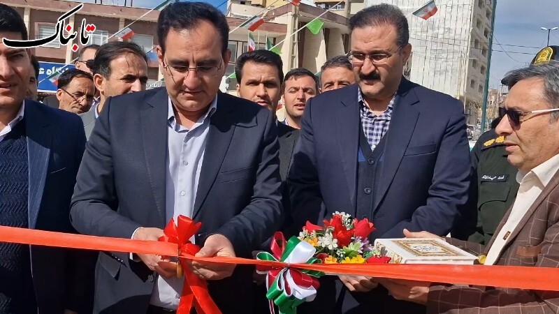 افتتاح میدان دفاع مقدس شهر ایلام با اعتبار بیش از ۳۲ میلیارد ریال/ اجرای 34 پروژه عمرانی در سطح شهر ایلام +فیلم