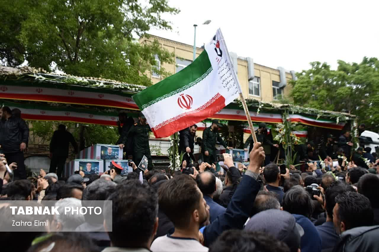 تصاویر / تشییع باشکوه شهدای خدمت در تبریز تصاویر / تشییع باشکوه شهدای خدمت در تبریز