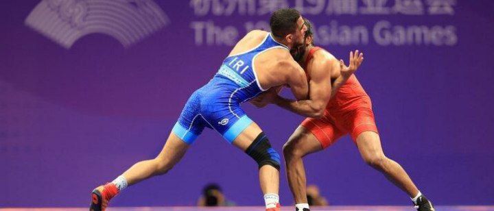 دلاور سبک وزن مازندرانی با برتری مقابل حریفان آمریکا، روسی الاصل و مجارستان فینالیست شد+ فیلم