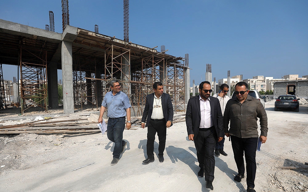 پایش پیشرفت چند طرح عمرانی در حال ساخت مدارس در جزیره کیش