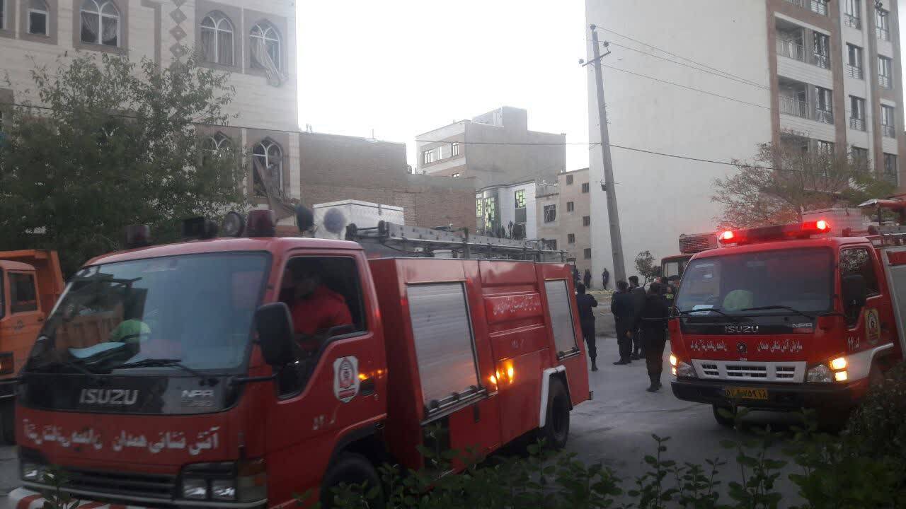 گزارش تصویری انفجار مهیب در حسینیه ارشاد همدان. گزارش تصویری انفجار مهیب در حسینیه ارشاد همدان.