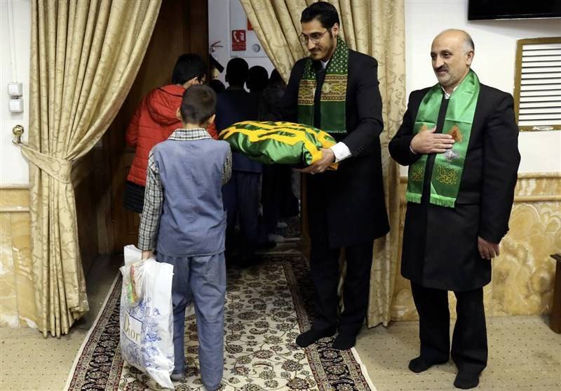 حمایت دربانان حرم مطهر رضوی از دانشآموزان محروم حاشیه شهر مشهد حمایت دربانان حرم مطهر رضوی از دانشآموزان محروم حاشیه شهر مشهد