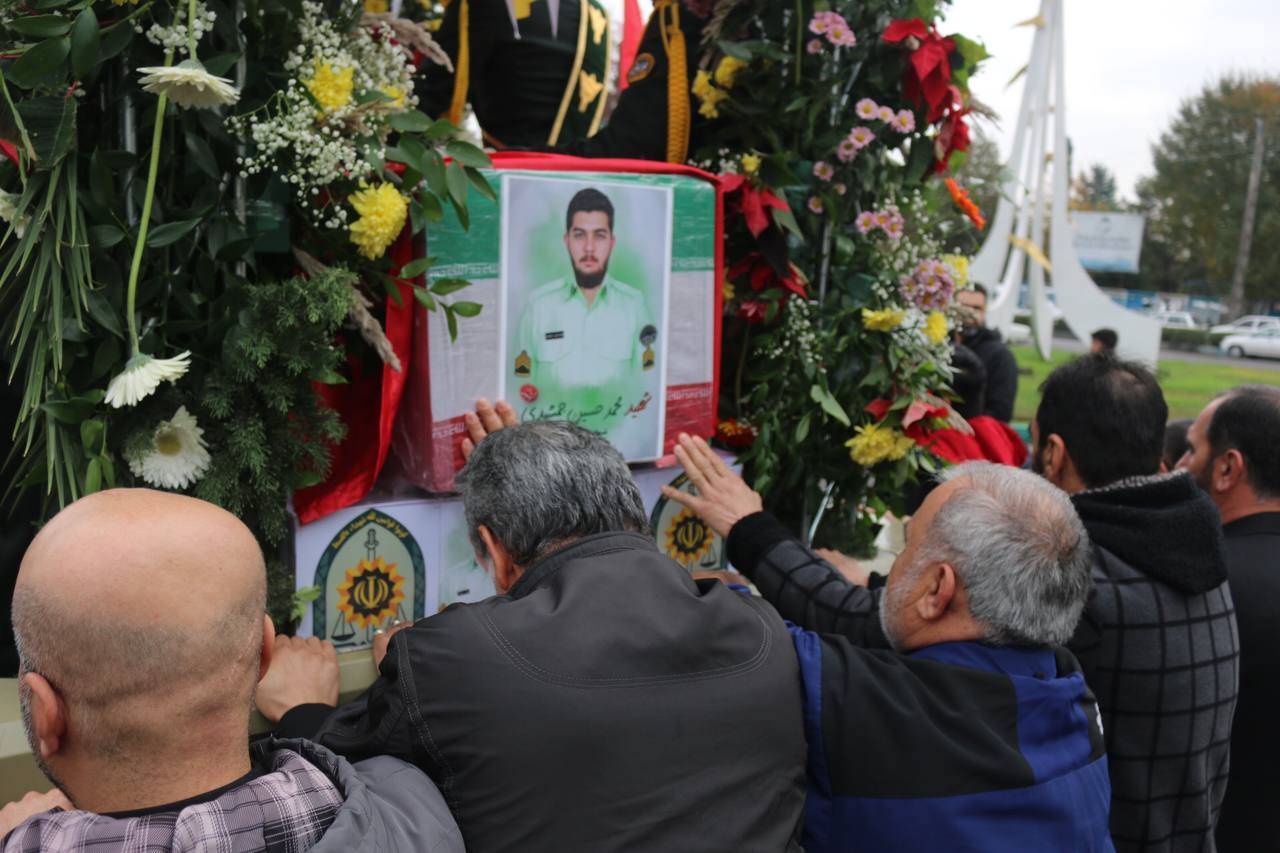 تشییع پیکرهای ۶ شهید گمنام و ۳ مدافع امنیت تشییع پیکرهای ۶ شهید گمنام و ۳ مدافع امنیت