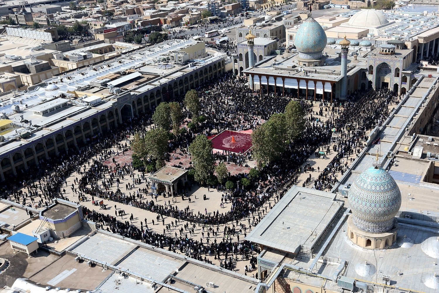 ساماندهی اطراف حرم برای مقابله با ناامنی ضروری است/تکذیب تخریب آثار تاریخی اطراف حرم شاهچراغ (ع)