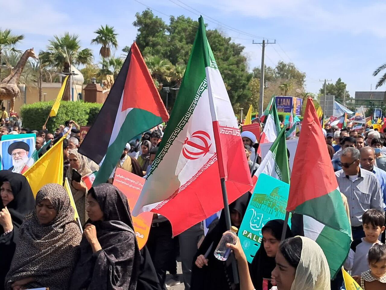 پوشش زنده| تابناک گزارش میدهد؛ خروش ملت؛ ایران یکصدا برای قدس/ فریاد مظلومیت فلسطین در سراسر ایران طنینانداز شد پوشش زنده| تابناک گزارش میدهد؛ خروش ملت؛ ایران یکصدا برای قدس/ فریاد مظلومیت فلسطین در سراسر ایران طنینانداز شد