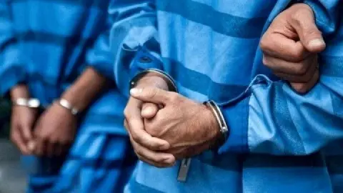 دستگیری یک اغتشاشگر با کلت کمری در خرمآباد دستگیری یک اغتشاشگر با کلت کمری در خرمآباد