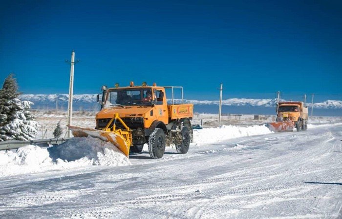 مسدود شدن مسیر ۲۱ روستای الموت بر اثر بارش برف مسدود شدن مسیر ۲۱ روستای الموت بر اثر بارش برف