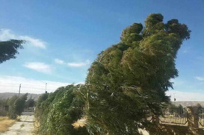 لرستان در مسیر بادهای شدید و رگبارهای پراکنده لرستان در مسیر بادهای شدید و رگبارهای پراکنده