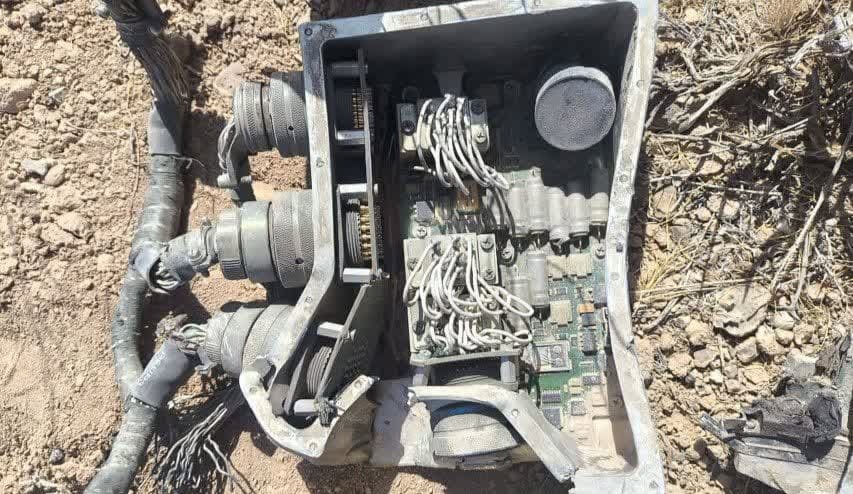 انهدام ۴ پهپاد رژیم صهیونیستی در آسمان فارس +تصاویر انهدام ۴ پهپاد رژیم صهیونیستی در آسمان فارس +تصاویر