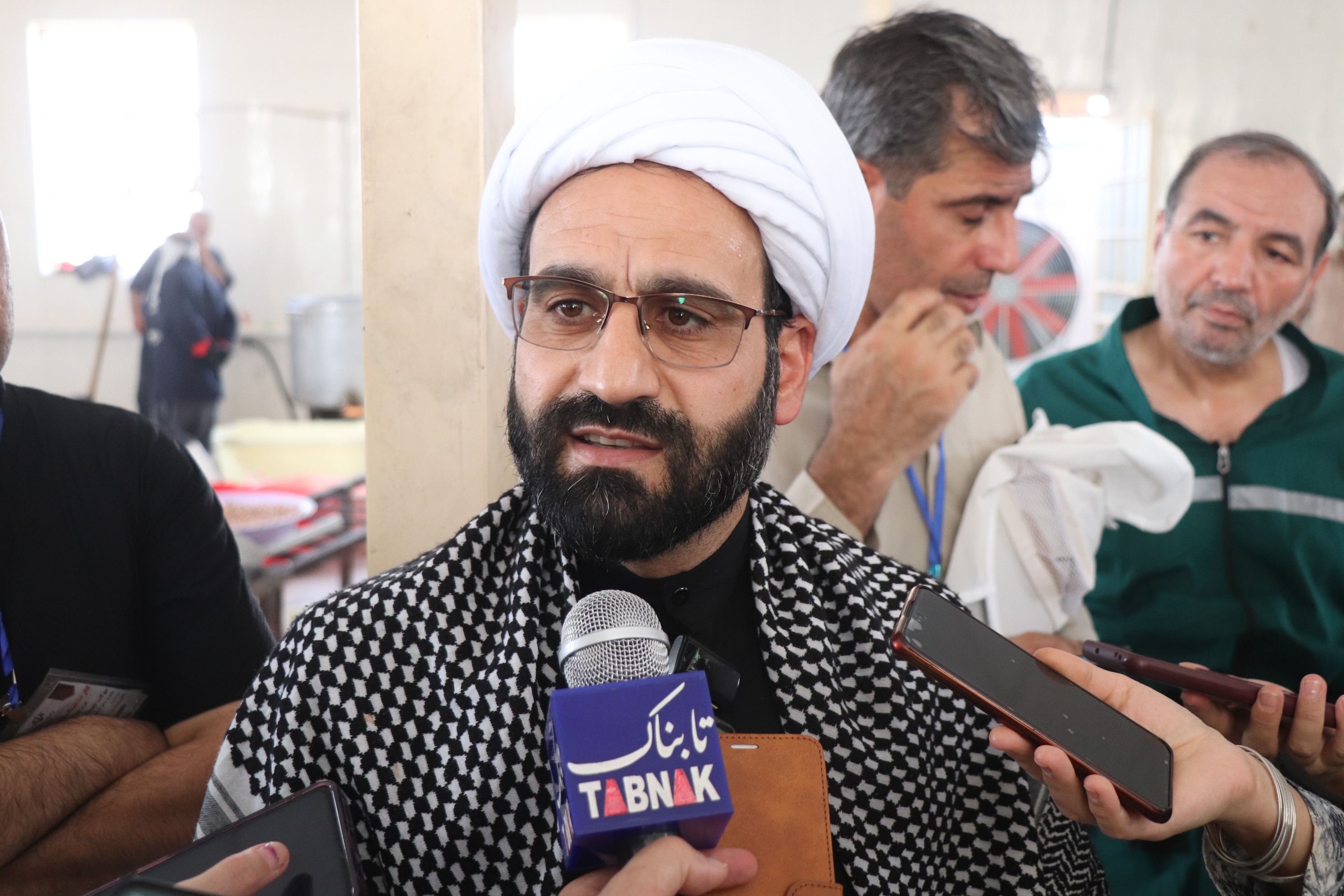 پخت و توزیع روزانه بیش از ۱۰ هزار پرس غذا در آشپزخانه مرکزی اربعین اوقاف در مرز مهران