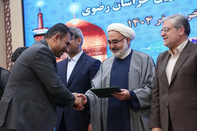 خدمت رسانی به زائران در دهه آخر صفر مردمی تر شد خدمت رسانی به زائران در دهه آخر صفر مردمی تر شد