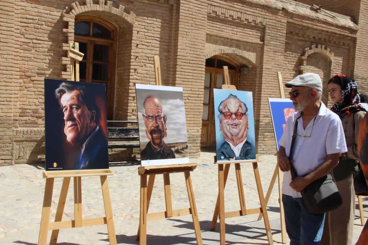 نمایشگاه بین‌المللی بزرگان کاریکاتوریست چهره جهان در لرستان افتتاح شد+تصویر