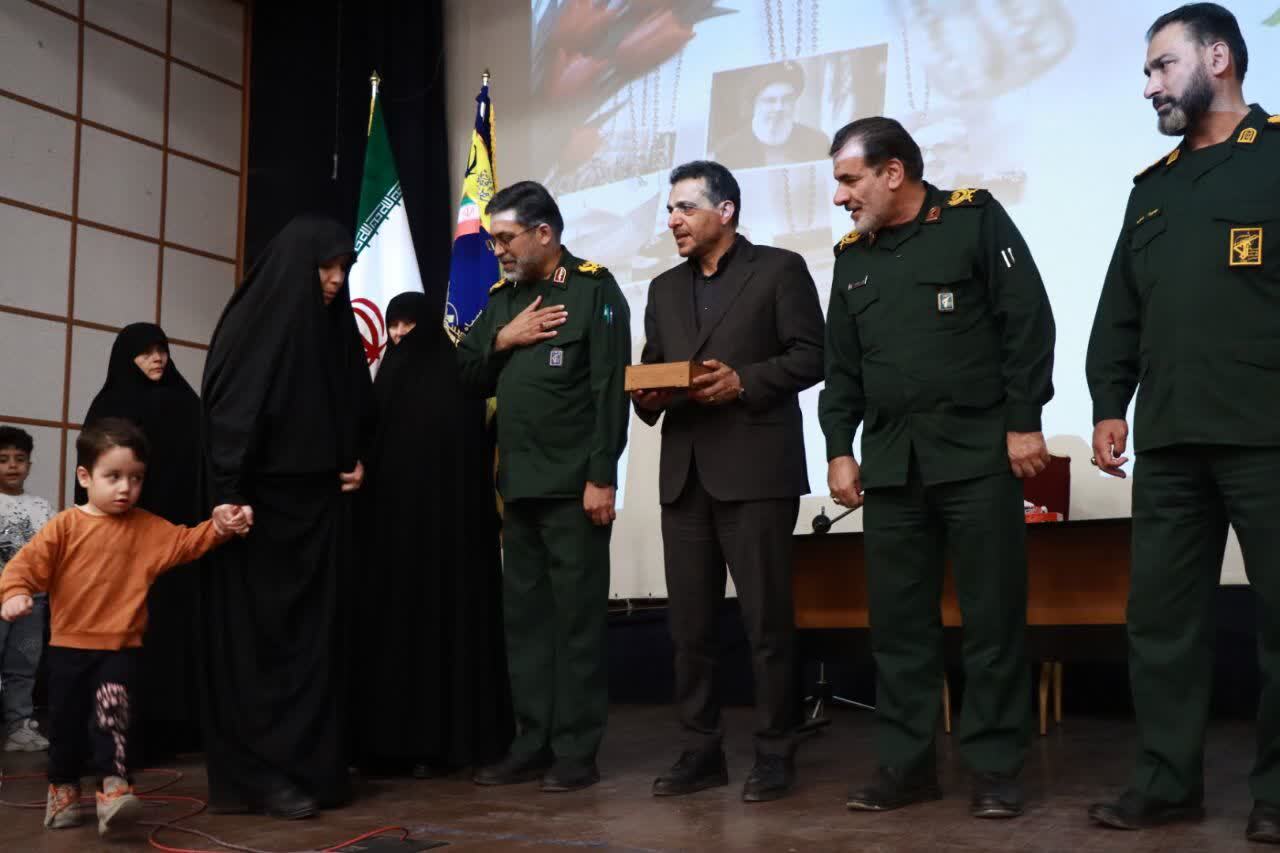 بانوان معلم در خط مقدم اقتدار ملی و طلایهداران علم و ایمان هستند بانوان معلم در خط مقدم اقتدار ملی و طلایهداران علم و ایمان هستند