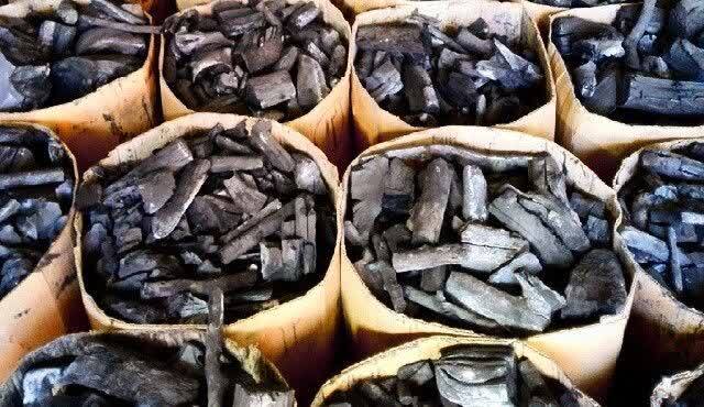 ذغالهای قاچاق به مقصد نرسید ذغالهای قاچاق به مقصد نرسید