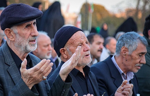 باران نیامد؛ شیراز به آسمان چشم دوخت | اقامه نماز استسقاء با حضور نماینده ولیفقیه باران نیامد؛ شیراز به آسمان چشم دوخت | اقامه نماز استسقاء با حضور نماینده ولیفقیه