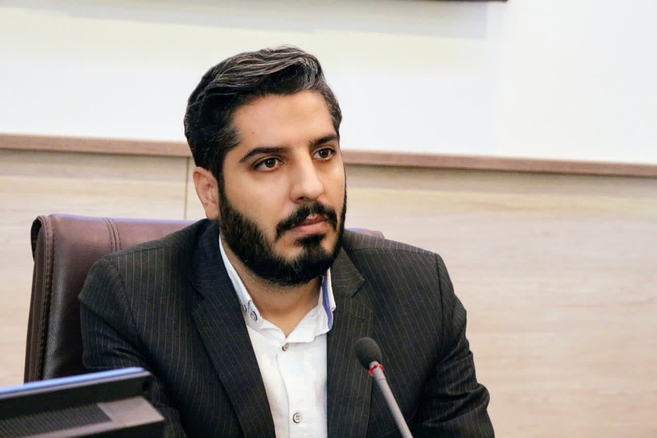 فیش حقوقی نامتعارف مدیران، شائبه تبعیض و فساد مالی را تقویت میکند فیش حقوقی نامتعارف مدیران، شائبه تبعیض و فساد مالی را تقویت میکند