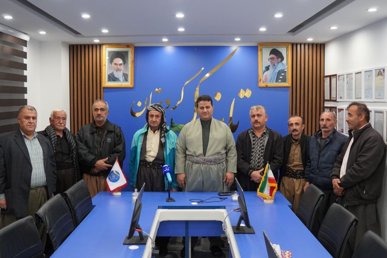 گلایه اهالی شهرک امام حسین(ع) سنندج از نبود آب شرب و فاضلاب/ درخواست پیگیری فوری مسئولان از طریق تابناک گلایه اهالی شهرک امام حسین(ع) سنندج از نبود آب شرب و فاضلاب/ درخواست پیگیری فوری مسئولان از طریق تابناک