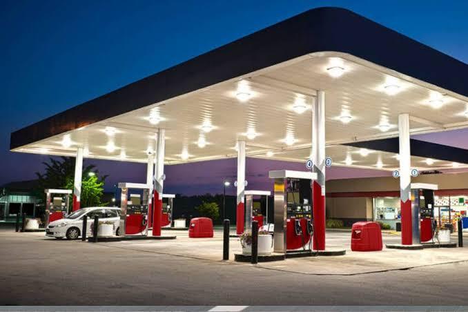 نرخ سوم بنزین کلید خورد/سایه سنگین نرخ شناور بنزین بر اقتصاد ۱۴۰۴ نرخ سوم بنزین کلید خورد/سایه سنگین نرخ شناور بنزین بر اقتصاد ۱۴۰۴