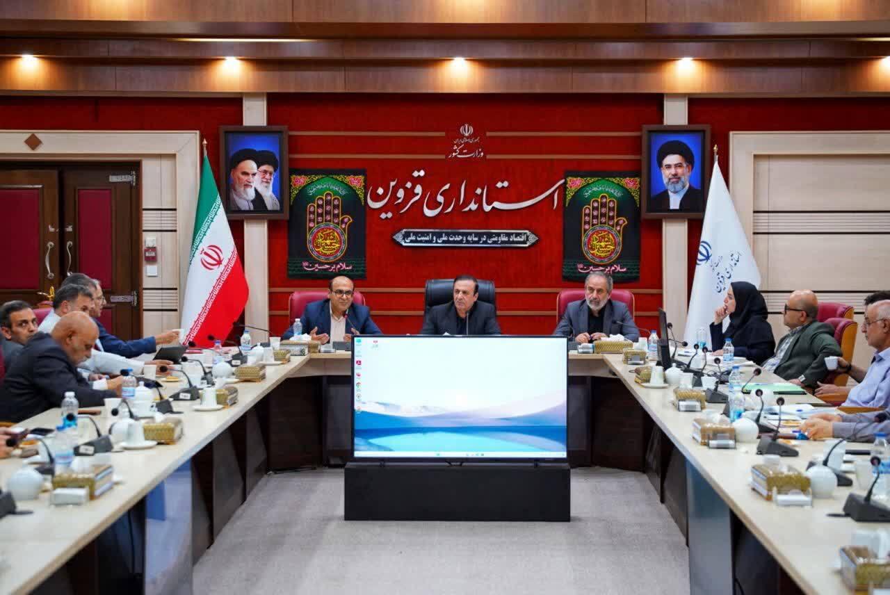 استاندار قزوین هشدار داد: جنگ آینده بر سر سفرههاست / خاک، خط مقدم دفاع از تمدن استاندار قزوین هشدار داد: جنگ آینده بر سر سفرههاست / خاک، خط مقدم دفاع از تمدن