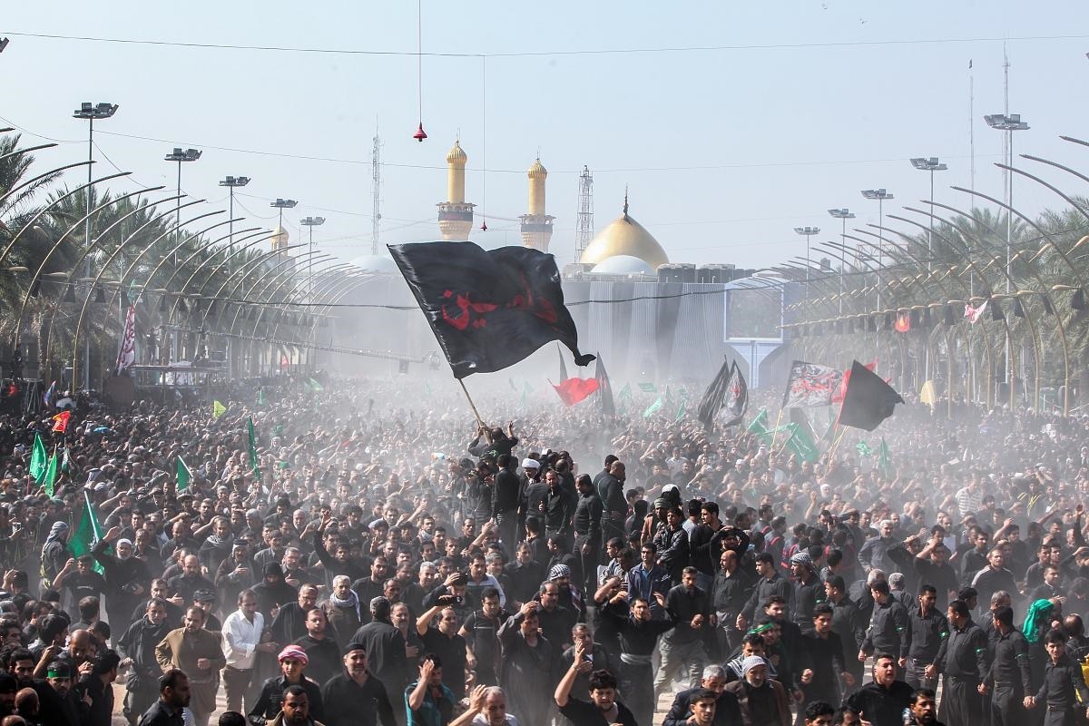 راهپیمایی اربعین؛ عظیمترین میعادگاه جهان در چشمانداز تاریخ/ من ایرانم و تو عراقی، چه فراقی... راهپیمایی اربعین؛ عظیمترین میعادگاه جهان در چشمانداز تاریخ/ من ایرانم و تو عراقی، چه فراقی...