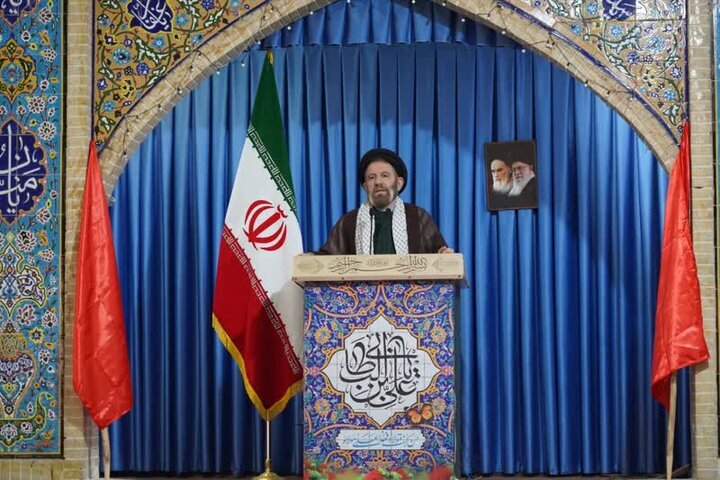 لزوم تداوم مقاومت و حفظ انسجام ملی در برابر دشمنان